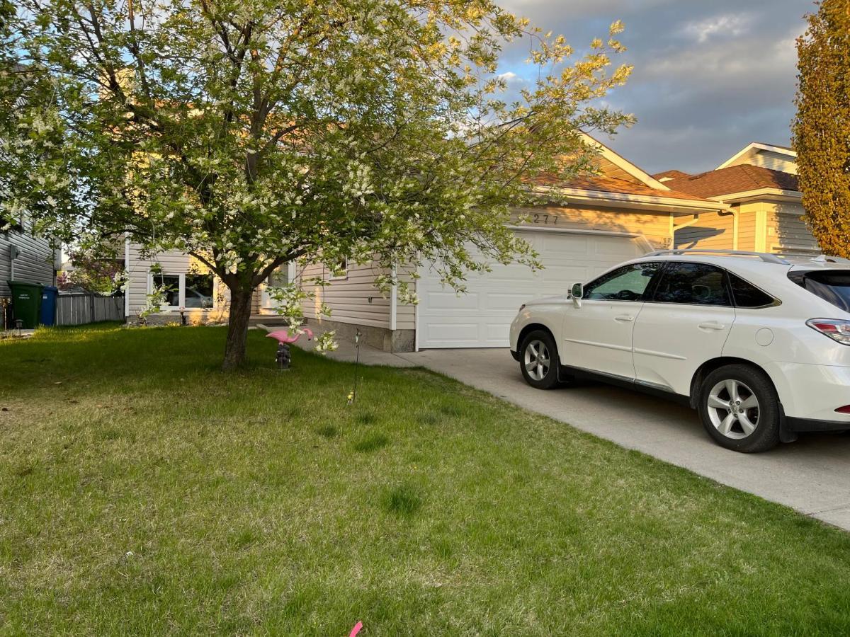 Citadel Cozy Quilt Private Bedroom YYC Exterior foto